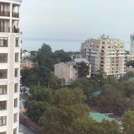 біля моря, відрада, центр міста, інститут філатова, залізниця Apartman *