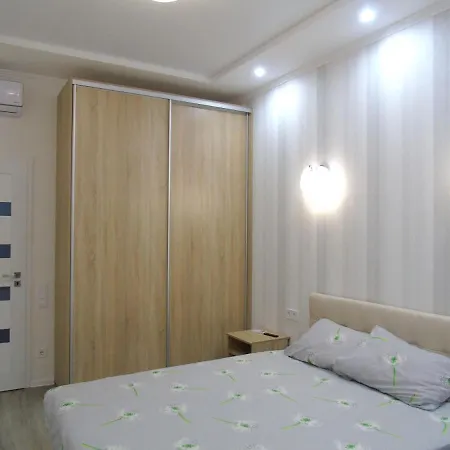 біля моря, відрада, центр міста, інститут філатова, залізниця