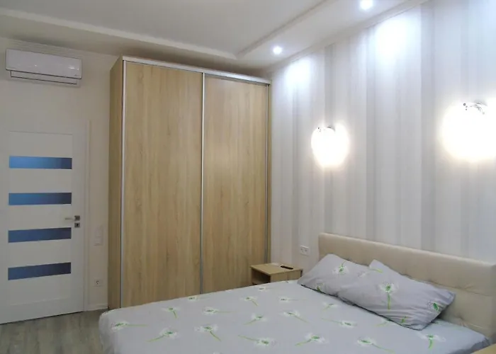 біля моря, відрада, центр міста, інститут філатова, залізниця